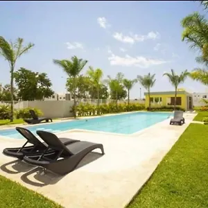 https://manys-beach-house.quintano-roohotels.com